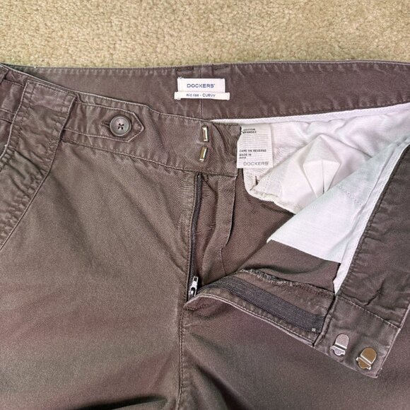 DOCKERS Mid Rise Curvy Brown Stretch CAPRI Pants Women’s Size 12 - 34x18 - E514 - Picture 2 of 10